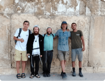 students, group photo outside, jeshiva boys rabbi norin